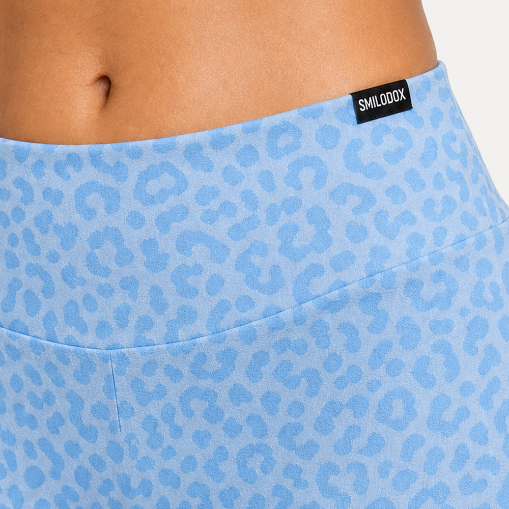 LEO Shorts Velvara